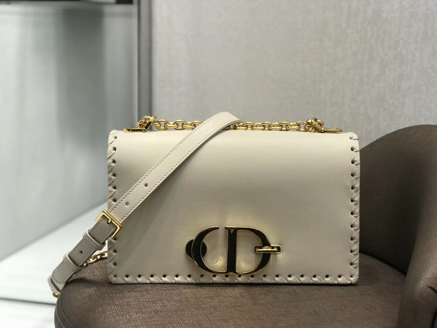 Cheap CHALK WHITE DIOR 30 MONTAIGNE THREADED EDGES CALFSKIN FLAP CHAIN BAG M9220 JH07036jb44