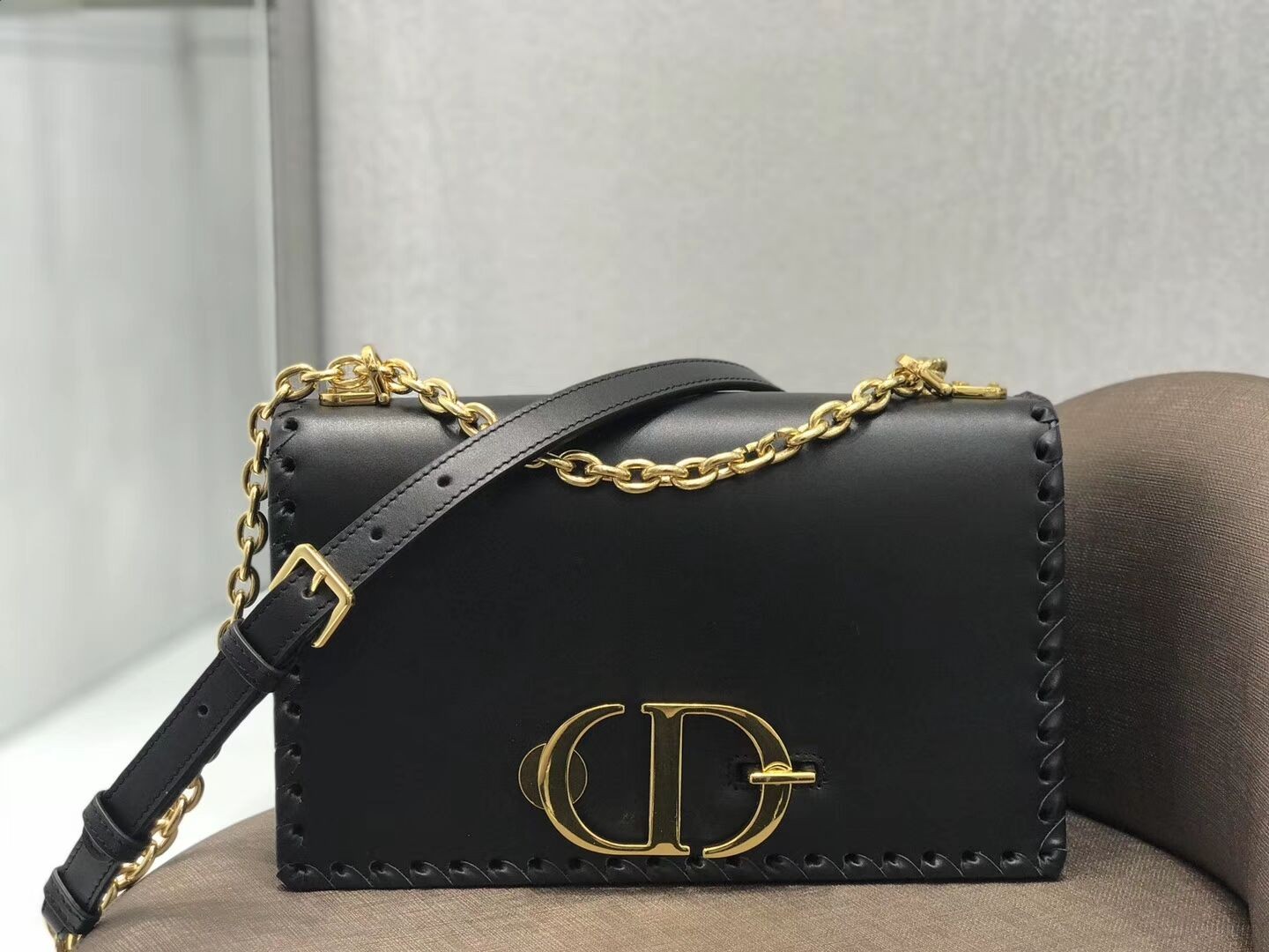 DIOR 30 MONTAIGNE THREADED EDGES CALFSKIN FLAP CHAIN BAG M9220 black JH07035Jy64
