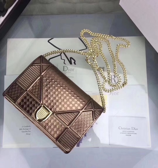 Imitation DIORAMA WALLET ON CHAIN CLUTCH METALLIC CALFSKIN WITH MICRO-CANNAGE MOTIF S0328 gold JH07468yF79