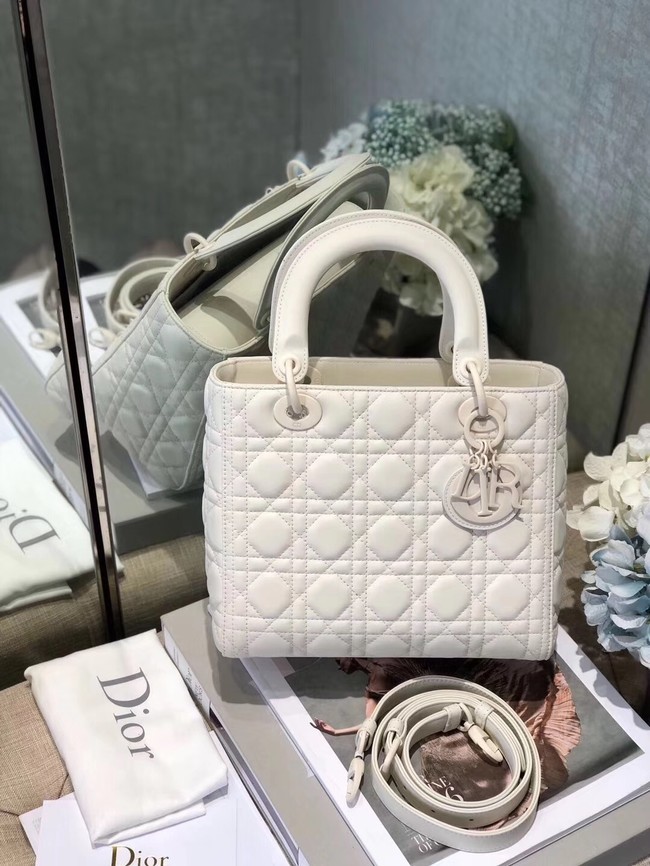 LADY DIOR ULTRA-MATTE MEDIUM BAG M0565IL white JH07263uu45