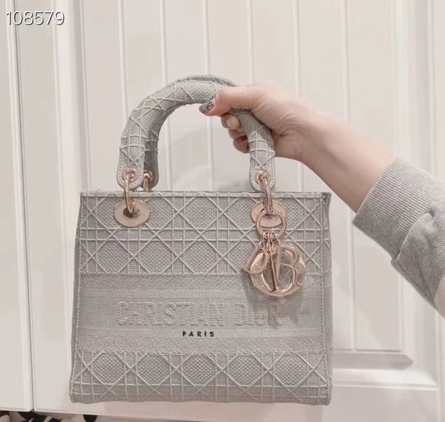 MEDIUM LADY D-LITE BAG Cannage Embroidery M0565OREY gray JH06916SL88