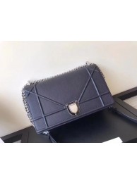 DIORAMA FLAP BAG IN BLACK GRAINED CALFSKIN WITH LARGE CANNAGE DESIGN M0422 JH07585jj39
